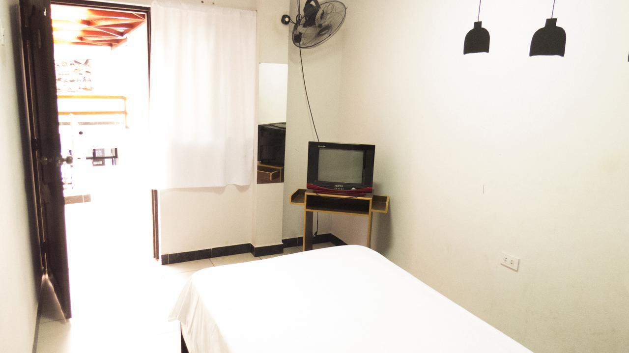 Jer'S Hostal Тумбес Экстерьер фото