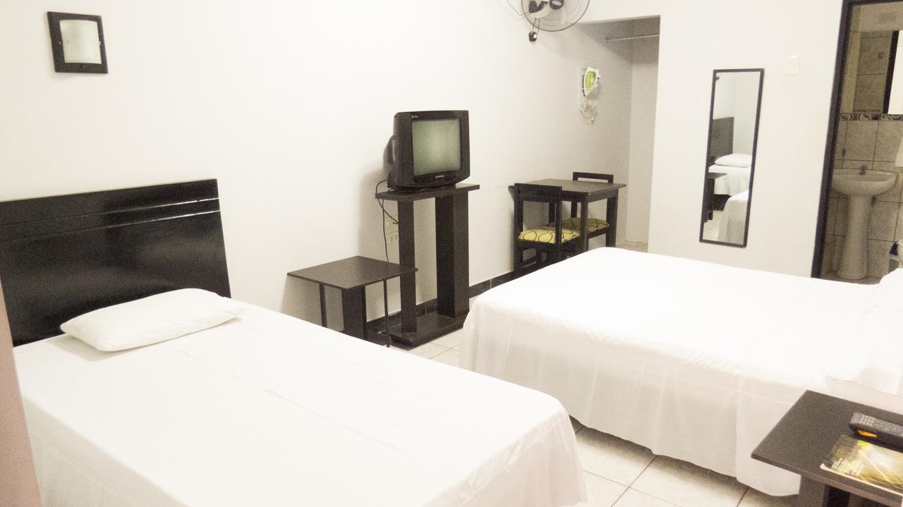 Jer'S Hostal Тумбес Экстерьер фото