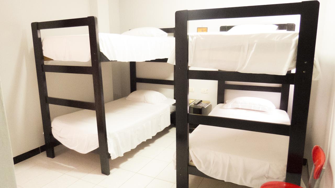 Jer'S Hostal Тумбес Экстерьер фото