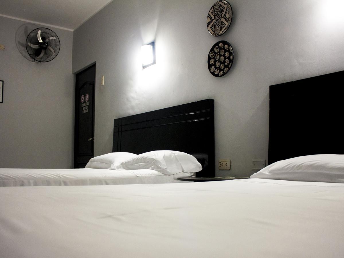 Jer'S Hostal Тумбес Экстерьер фото