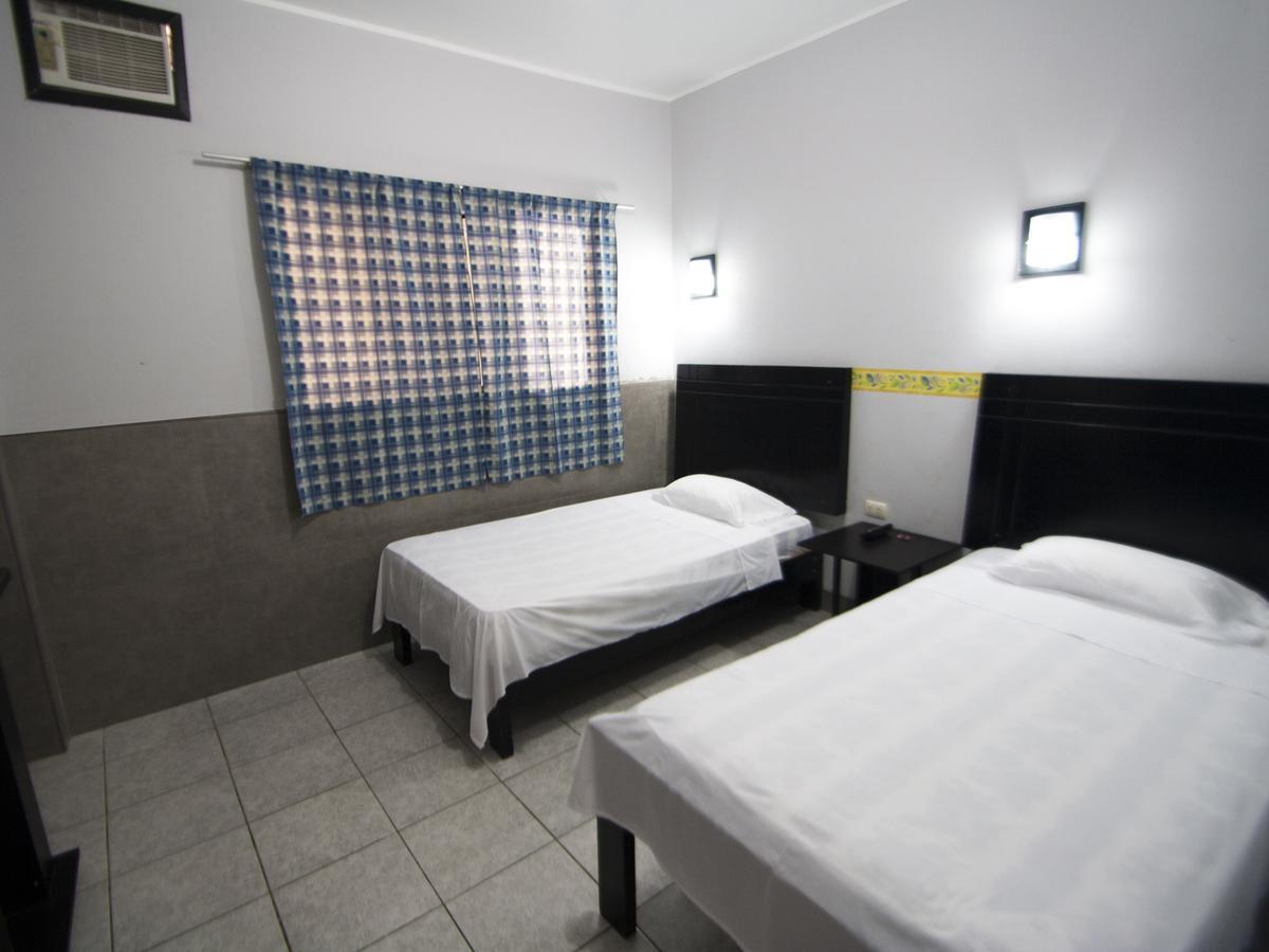 Jer'S Hostal Тумбес Экстерьер фото