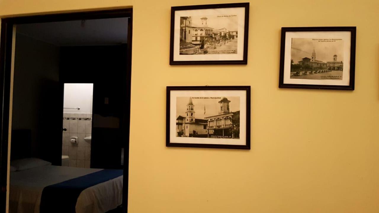 Jer'S Hostal Тумбес Экстерьер фото